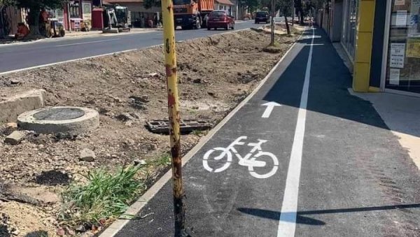 СТАЗА ОПАСНА ЗА БИЦИКЛИСТЕ: Путевима Србије упућена жалба на квалитет трасе за двоточкаше између Врбаса и Куле СТАЗА ОПАСНА ЗА БИЦИКЛИСТЕ: Путевима Србије упућена жалба на квалитет трасе за двоточкаше између Врбаса и Куле