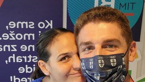 НАЈЈАЧИ ОСТАЈУ: Милош Васић послао снажну поруку Соњи после пласмана у полуфинале Олимпијских игара! (ФОТО) НАЈЈАЧИ ОСТАЈУ: Милош Васић послао снажну поруку Соњи после пласмана у полуфинале Олимпијских игара! (ФОТО)