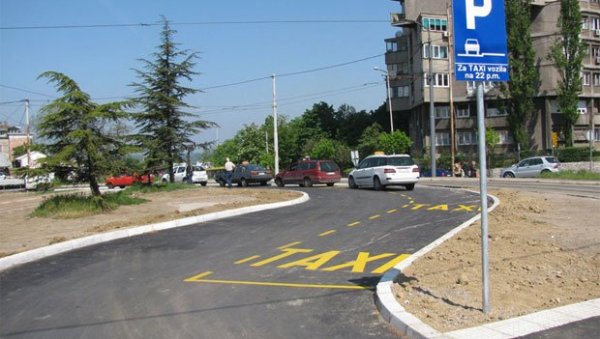 АТАК И НА ТАКСИ СТАЈАЛИШТА: У престоници постављено 149 станица за приватни јавни превоз где је обележено више од 1.400 места АТАК И НА ТАКСИ СТАЈАЛИШТА: У престоници постављено 149 станица за приватни јавни превоз где је обележено више од 1.400 места