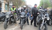 БАЈКЕРИ СТИЖУ У ПАРАЋИН: Мото скуп од вечерас, наступа музички бенд Ван Гогх БАЈКЕРИ СТИЖУ У ПАРАЋИН: Мото скуп од вечерас, наступа музички бенд Ван Гогх
