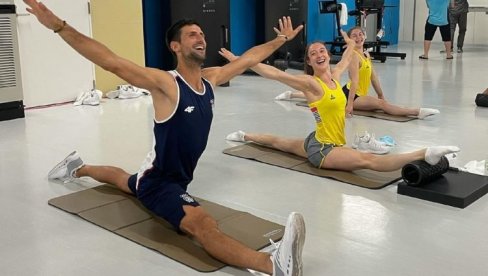 NOVAK PRAVI ŠPAGU KAO OD ŠALE: Đoković upao na trening gimnastičarke, a onda tražio fotku NOVAK PRAVI ŠPAGU KAO OD ŠALE: Đoković upao na trening gimnastičarke, a onda tražio fotku