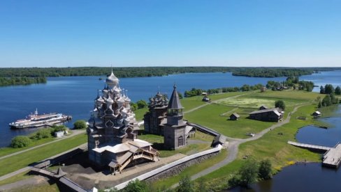 NAJLEPŠA CRKVA OD DRVETA OTVORENA ZA VERNIKE: Završena restauracija hramova u Rusiji na ostrvu Kiži (VIDEO) NAJLEPŠA CRKVA OD DRVETA OTVORENA ZA VERNIKE: Završena restauracija hramova u Rusiji na ostrvu Kiži (VIDEO)