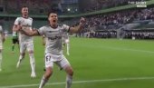 NAJVEĆI MALER U SVETU FUDBALA: Pokidao ligamente proslavljajući gol (VIDEO) NAJVEĆI MALER U SVETU FUDBALA: Pokidao ligamente proslavljajući gol (VIDEO)