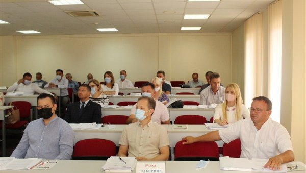 ЗАТВОРЕНО ПЕТ ОСНОВНИХ ШКОЛА: Тематска седница СО Србац о демографској политици тог подручја ЗАТВОРЕНО ПЕТ ОСНОВНИХ ШКОЛА: Тематска седница СО Србац о демографској политици тог подручја
