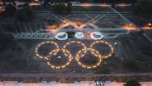 БЕОГРАД СИЈА ЗА НАШЕ ОЛИМПИЈЦЕ: Подршка за српске спортисте у Токију (ФОТО) БЕОГРАД СИЈА ЗА НАШЕ ОЛИМПИЈЦЕ: Подршка за српске спортисте у Токију (ФОТО)