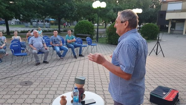 ЛЕТЊА УГЉЕВИЧКА СЦЕНА: Одиграна монодрама Има једна земља ЛЕТЊА УГЉЕВИЧКА СЦЕНА: Одиграна монодрама Има једна земља