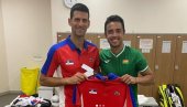 NOVAK ULEPŠAO DAN PROTIVNIKU: Želim da se ovaj dan nikada ne završi (FOTO) NOVAK ULEPŠAO DAN PROTIVNIKU: Želim da se ovaj dan nikada ne završi (FOTO)