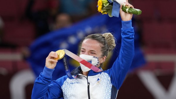 ЛАЖНА ДРЖАВА КОСОВО ОСВОЈИЛА ЗЛАТО: Краснићи у финалу срушила Јапанку ЛАЖНА ДРЖАВА КОСОВО ОСВОЈИЛА ЗЛАТО: Краснићи у финалу срушила Јапанку