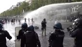 ХАОС У ФРАНЦУСКОЈ: Блокиран приступ аеродрому, стала железница, угрожена производња струје ХАОС У ФРАНЦУСКОЈ: Блокиран приступ аеродрому, стала железница, угрожена производња струје