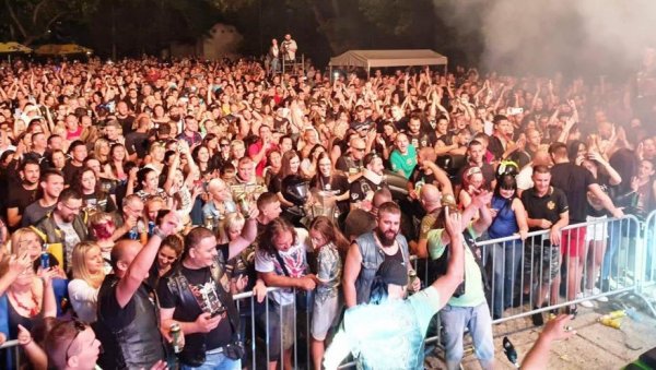 МОТО-СКУП У ПАРАЋИНУ: Свирка трајала до јутра, наставак вечерас МОТО-СКУП У ПАРАЋИНУ: Свирка трајала до јутра, наставак вечерас