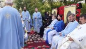 НИФОНТ ОСВЕТЛИО БОЖЈЕ СЕЛО: Слава богомоље у општини код Крупња (ФОТО) НИФОНТ ОСВЕТЛИО БОЖЈЕ СЕЛО: Слава богомоље у општини код Крупња (ФОТО)