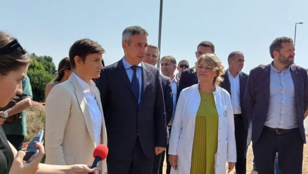 АНА БРНАБИЋ ЗАВРШИЛА ПОСЕТУ ПЧИЊСКОМ ОКРУГУ: Свака општина има своје проблеме, али је напредак евидентан (ФОТО/ВИДЕО) АНА БРНАБИЋ ЗАВРШИЛА ПОСЕТУ ПЧИЊСКОМ ОКРУГУ: Свака општина има своје проблеме, али је напредак евидентан (ФОТО/ВИДЕО)
