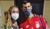 НОВАК СЕ СЛИКАО СА ЈЕЛЕНИНОМ ДВОЈНИЦОМ: Ђоковићева најлуђа фотографија у Токију НОВАК СЕ СЛИКАО СА ЈЕЛЕНИНОМ ДВОЈНИЦОМ: Ђоковићева најлуђа фотографија у Токију