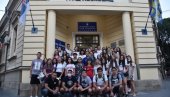 ĐACI GENERACIJE NA BILBORDIMA: Leskovački Vukovci stigli sa nagradnog putovanja ĐACI GENERACIJE NA BILBORDIMA: Leskovački Vukovci stigli sa nagradnog putovanja