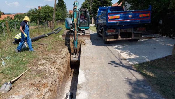 ГРОЦКА И ВРЧИН СЕ ПОВЕЗУЈУ НА РЕГИОНАЛНИ ВОДОВОД МАКИШ-МЛАДЕНОВАЦ: Напредују радови на изградњи водоводне мреже ГРОЦКА И ВРЧИН СЕ ПОВЕЗУЈУ НА РЕГИОНАЛНИ ВОДОВОД МАКИШ-МЛАДЕНОВАЦ: Напредују радови на изградњи водоводне мреже