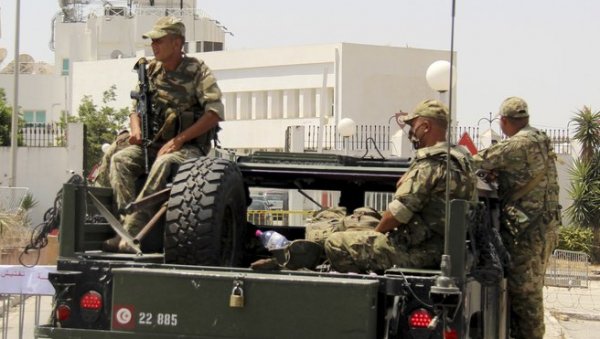 ДА ЛИ ИХ ЧЕКА СИРИЈСКИ СЦЕНАРИО? Хитно се огласила Арапска лига због ситуације у Тунису ДА ЛИ ИХ ЧЕКА СИРИЈСКИ СЦЕНАРИО? Хитно се огласила Арапска лига због ситуације у Тунису