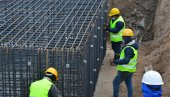 POGINUO RADNIK NA MORAVSKOM KORIDORU! Pao strujni agregat, njegov kolega lakše povređen POGINUO RADNIK NA MORAVSKOM KORIDORU! Pao strujni agregat, njegov kolega lakše povređen
