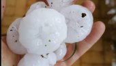 U ZAGORJU PADAO GRAD VELIČINE ORAHA: Ponovo nevreme u Hrvatskoj (FOTO) U ZAGORJU PADAO GRAD VELIČINE ORAHA: Ponovo nevreme u Hrvatskoj (FOTO)