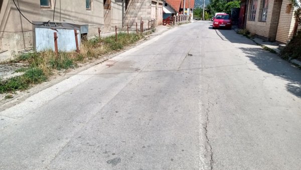 АКО МИ БРАТ УМРЕ, ОСВЕТИЋУ СЕ: Ужичка полиција интензивно трага за учесницима туче у којој је младић тешко повређен секиром АКО МИ БРАТ УМРЕ, ОСВЕТИЋУ СЕ: Ужичка полиција интензивно трага за учесницима туче у којој је младић тешко повређен секиром
