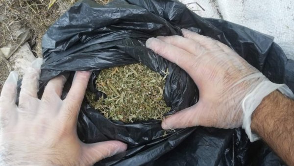 ПРОДАВАЛИ ДРОГУ И ПРИЗНАЛИ КРИВИЦУ: Адвокати предложили споразум са тужилаштвом ПРОДАВАЛИ ДРОГУ И ПРИЗНАЛИ КРИВИЦУ: Адвокати предложили споразум са тужилаштвом