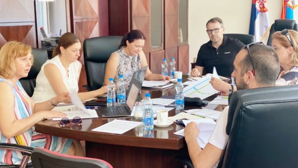 ЗАКЛОН ЗА СВЕ РАЊИВЕ: У Кули и Оџацима, уз подршку ЕУ, обезбеђене 34 куће за особе са социјалне маргине ЗАКЛОН ЗА СВЕ РАЊИВЕ: У Кули и Оџацима, уз подршку ЕУ, обезбеђене 34 куће за особе са социјалне маргине