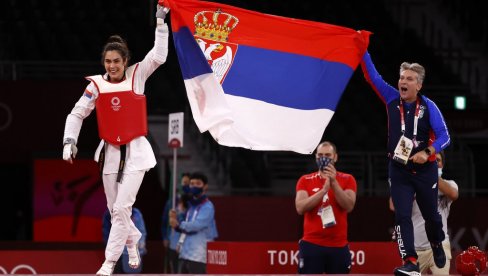 ДРАГАН ЈОВИЋ ИЗ ТОКИЈА: Ретко која земља подржава спорт као наша - Уложила је у спортисте, а они јој враћају медаљама (ВИДЕО) ДРАГАН ЈОВИЋ ИЗ ТОКИЈА: Ретко која земља подржава спорт као наша - Уложила је у спортисте, а они јој враћају медаљама (ВИДЕО)