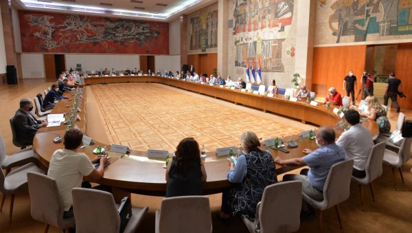 ПОСЛЕ ОБАРАЊА РЕКОРДА У БРОЈУ ЗАРАЖЕНИХ: Заказана седница Кризног штаба ПОСЛЕ ОБАРАЊА РЕКОРДА У БРОЈУ ЗАРАЖЕНИХ: Заказана седница Кризног штаба