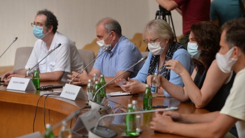 КРИЗНИ ШТАБ ДОНЕО ОДЛУКУ: Трећа доза препоручена за одређене групе грађана КРИЗНИ ШТАБ ДОНЕО ОДЛУКУ: Трећа доза препоручена за одређене групе грађана