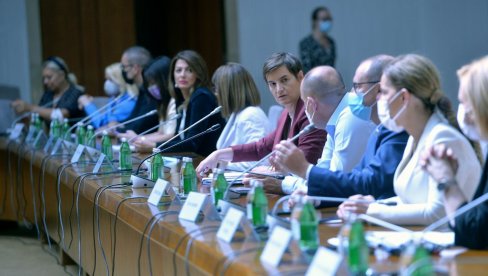 ЗАСЕДАО КРИЗНИ ШТАБ: Ово су нове одлуке (ВИДЕО) ЗАСЕДАО КРИЗНИ ШТАБ: Ово су нове одлуке (ВИДЕО)