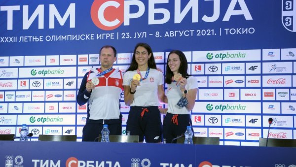 ДОЧЕК ШАМПИОНА: Освајачи олимпијских медаља стигли у Београд (ФОТО/ВИДЕО) ДОЧЕК ШАМПИОНА: Освајачи олимпијских медаља стигли у Београд (ФОТО/ВИДЕО)