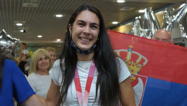 МИЛИЦА МАНДИЋ: Још нисам свесна успеха, о будућности ћу размишљати касније МИЛИЦА МАНДИЋ: Још нисам свесна успеха, о будућности ћу размишљати касније
