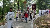 МОЛИТВА ЗА МИР И ЗДРАВЉЕ: Врњчани свечано обележили заветну славу (ФОТО) МОЛИТВА ЗА МИР И ЗДРАВЉЕ: Врњчани свечано обележили заветну славу (ФОТО)