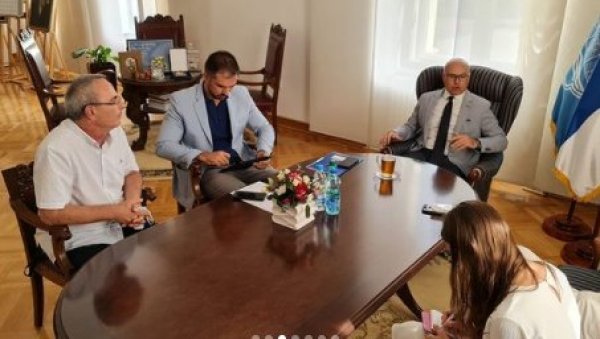 ВУЧЕВИЋ: Недеља руског филма је минипројекат који је већ заживео, а ми смо спремни да помогнемо да се то оствари и у Новом Саду ВУЧЕВИЋ: Недеља руског филма је минипројекат који је већ заживео, а ми смо спремни да помогнемо да се то оствари и у Новом Саду