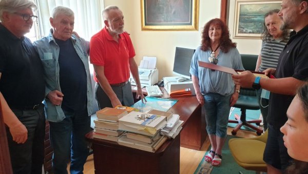 ЦЕЉЕ ДЕО ВЕЛИКЕ ПОРОДИЦЕ: Конзулат дечје амбасаде ,,Међаши и у Словенији ЦЕЉЕ ДЕО ВЕЛИКЕ ПОРОДИЦЕ: Конзулат дечје амбасаде ,,Међаши и у Словенији
