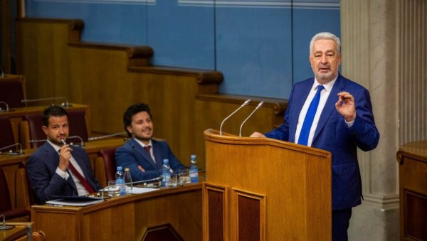 ДРИТАНУ НОШЊА КАЗАХСТАНА, БЕЧИЋУ ШОЉЕ ЗА КАФУ: Црногорски функционери доставили Агенцији за спречавање корупције евиденцију дарова за 2021. ДРИТАНУ НОШЊА КАЗАХСТАНА, БЕЧИЋУ ШОЉЕ ЗА КАФУ: Црногорски функционери доставили Агенцији за спречавање корупције евиденцију дарова за 2021.