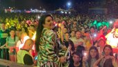ДРАГАНА МИРКОВИЋ У МАЛОМ ЗВОРНИКУ: Певачица направила концерт за памћење (ФОТО) ДРАГАНА МИРКОВИЋ У МАЛОМ ЗВОРНИКУ: Певачица направила концерт за памћење (ФОТО)