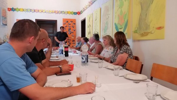 ПОЧЕО ЛЕВАЧКИ САБОР: Отворена ликовна колонија у Каленичком Прњавору ПОЧЕО ЛЕВАЧКИ САБОР: Отворена ликовна колонија у Каленичком Прњавору