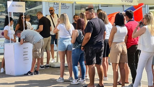 ГРАЂАНИ СРПСКЕ ГОВОРЕ ЈЕДНИМ ГЛАСОМ: Петицију против наметнуте Инцкове одлуке до сада потписало 100.000 људи ГРАЂАНИ СРПСКЕ ГОВОРЕ ЈЕДНИМ ГЛАСОМ: Петицију против наметнуте Инцкове одлуке до сада потписало 100.000 људи