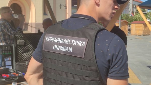 ОРОБИЛИ ПОШТУ У ЗРЕЊАНИНУ: Ухапшени Панчевци осумњичени за разбојништво ОРОБИЛИ ПОШТУ У ЗРЕЊАНИНУ: Ухапшени Панчевци осумњичени за разбојништво