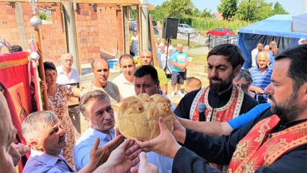 СЛАВА ХРАМА У СЕЛУ ФИЛИПА ВИШЊИЋА: У Горњој Трнови обележена Огњена Марија СЛАВА ХРАМА У СЕЛУ ФИЛИПА ВИШЊИЋА: У Горњој Трнови обележена Огњена Марија