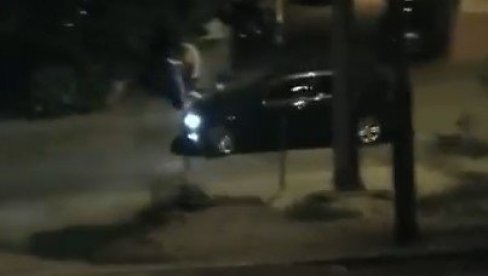 СВЕ ЈЕ ПОКОСИО, ПА ДАО ГАС: Нови шокантан снимак дивљачке вожње у Београду (ВИДЕО) СВЕ ЈЕ ПОКОСИО, ПА ДАО ГАС: Нови шокантан снимак дивљачке вожње у Београду (ВИДЕО)
