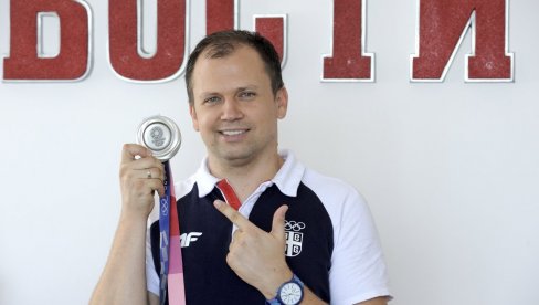 ZLATO SA BRATANICOM: Damir i Tem Mikec su na svom prvom takmičenju osvojili prvo mesto u miksu vazdušni pištolje na turniru u Solinu ZLATO SA BRATANICOM: Damir i Tem Mikec su na svom prvom takmičenju osvojili prvo mesto u miksu vazdušni pištolje na turniru u Solinu