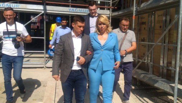 МЛАДИ ЗАДАЈУ ЗАВРШНИ УДАРАЦ КОРОНИ! Кисић Тепавчевић позвала све, пре свега оне узраста од 18 до 30 година, да се вакцинишу МЛАДИ ЗАДАЈУ ЗАВРШНИ УДАРАЦ КОРОНИ! Кисић Тепавчевић позвала све, пре свега оне узраста од 18 до 30 година, да се вакцинишу