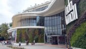 АДА МОЛ ХИТНО ЕВАКУИСАН: Зачуло се обавештење - људи су се одмах упутили ка излазу АДА МОЛ ХИТНО ЕВАКУИСАН: Зачуло се обавештење - људи су се одмах упутили ка излазу