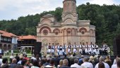 NEGUJU SVE SRPSKO: Počeo Sabor „Prođoh Levač, prođoh Šumadiju“ (FOTO) NEGUJU SVE SRPSKO: Počeo Sabor „Prođoh Levač, prođoh Šumadiju“ (FOTO)
