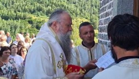 ЦРКВА СЕ НЕЋЕ МЕШАТИ У ПОЛИТИКУ: Беседа новоизабраног митрополита црногорско-приморског Јоаникија код Берана ЦРКВА СЕ НЕЋЕ МЕШАТИ У ПОЛИТИКУ: Беседа новоизабраног митрополита црногорско-приморског Јоаникија код Берана