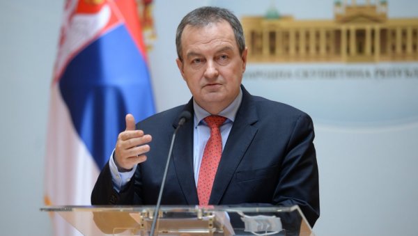 ДАЧИЋА ПОТРЕСЛА ВЕСТ О СМРТИ МИРОСЛАВА ЛАЗАНСКОГ: Жалим због одласка великог пријатеља, новинара и дипломате! ДАЧИЋА ПОТРЕСЛА ВЕСТ О СМРТИ МИРОСЛАВА ЛАЗАНСКОГ: Жалим због одласка великог пријатеља, новинара и дипломате!