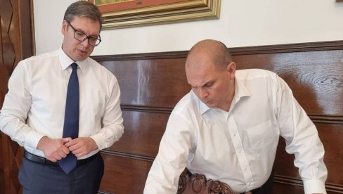 PRUGE ĆE NAM BITI MODERNE I BRŽE: Vučić - U narednih dva meseca očekujemo velike dogovore i velike ugovore! PRUGE ĆE NAM BITI MODERNE I BRŽE: Vučić - U narednih dva meseca očekujemo velike dogovore i velike ugovore!