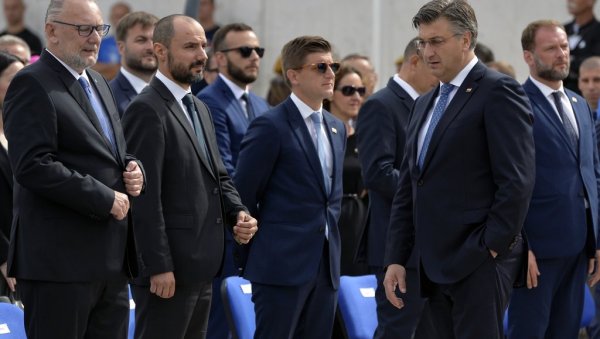 ХРВАТИ СЛАВЕ ПРОГОН СРБА И УЗ АВИОНЕ: Док Србија пали свеће, Загреб се поново спрема за фешту поводом Олује ХРВАТИ СЛАВЕ ПРОГОН СРБА И УЗ АВИОНЕ: Док Србија пали свеће, Загреб се поново спрема за фешту поводом Олује