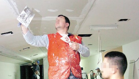 ФИЗИЧКИ ПОСЛОВИ НАПУНЕ НОВЧАНИК: Током летњег периода, млади суграђани највише раде преко задруга ФИЗИЧКИ ПОСЛОВИ НАПУНЕ НОВЧАНИК: Током летњег периода, млади суграђани највише раде преко задруга